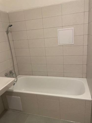 WhatsApp Image 2023-10-17 at 11.25.28